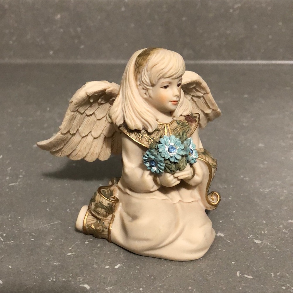 😇SARAH’S ANGELS😇 “March” beautiful detail on wings and flowers, made in 2004.